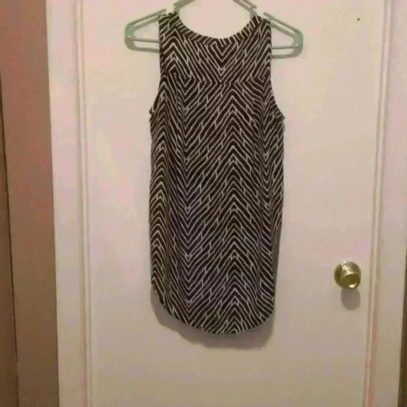 Gibson Black & White Office Top - Size XS - Picture 7 of 7